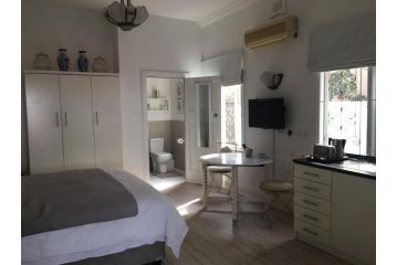The Good Life Apartment, Durban - 4