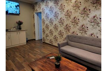 The Honeycomb 2 Guest house, Kimberley - 4