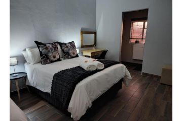 The Honeycomb 2 Guest house, Kimberley - 3