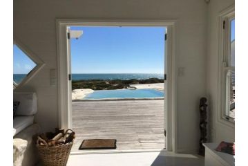 The Lighthouse Yzerfontein Villa, Yzerfontein - 1