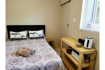 The Lion's Den Apartment, George - 1