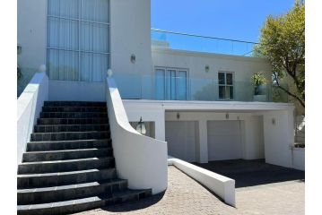7 Bedroom Livadia Pallace Guest house, Cape Town - 4