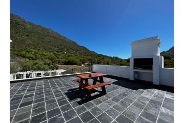 7 Bedroom Livadia Pallace Guest house, Cape Town - 5