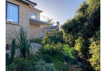 The Lookout Deck - at Secrets Beach Guest house, Jeffreys Bay - 3