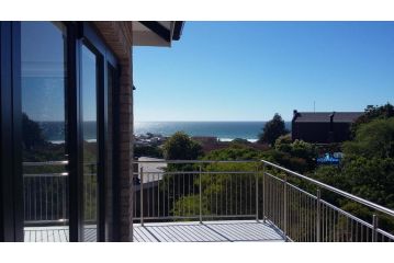 The Lookout Deck - at Secrets Beach Guest house, Jeffreys Bay - 2