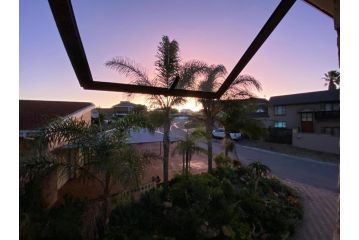 The Lookout Deck - at Secrets Beach Guest house, Jeffreys Bay - 4
