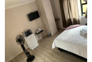 THE MAGALIES Guest house, Kimberley - 2