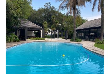 The Orca, Bryanston Entire 4 Bed House Guest house, Johannesburg - 2