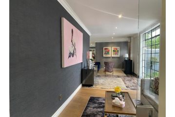 The Orca, Bryanston Entire 4 Bed House Guest house, Johannesburg - 5