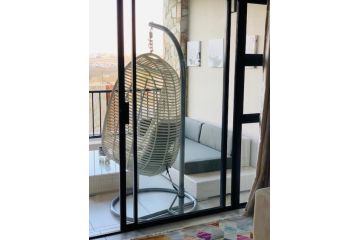The Polofields Luxury Nest Apartment, Midrand - 4