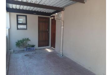 The Pool Cottage Apartment, Fish hoek - 4