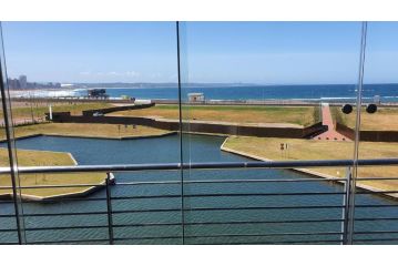 Accommodation Front - Gorgeous 4 Sleeper Beachfront Apartment, Durban - 5