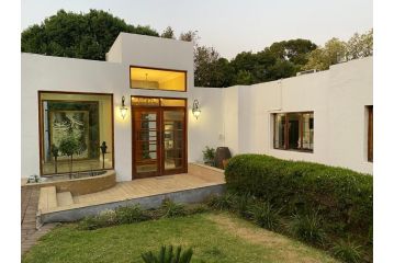 The Ridgeback, 4 Bedroom House Bryanston Guest house, Johannesburg - 1