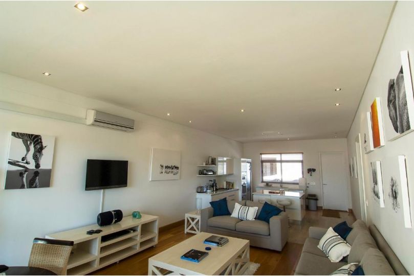 The Square 10 Apartment, Plettenberg Bay - imaginea 4