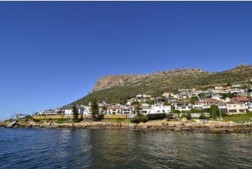 The Upper Deck at Sunny Cove Apartment, Fish hoek - 3