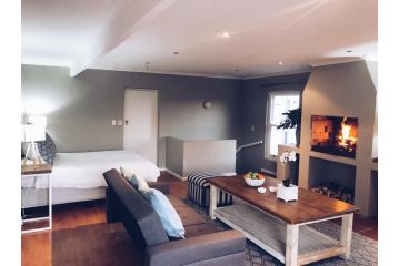 The Upper Room Apartment, Paarl - 2
