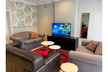 The Valley, tranquil 3 bedroom home with pool Villa, Midrand - 3