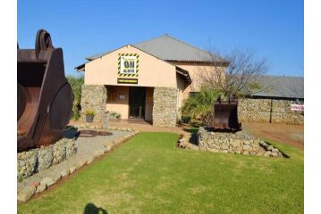 The Venue and Guestrooms ON SITE Guest house, Potchefstroom - 3