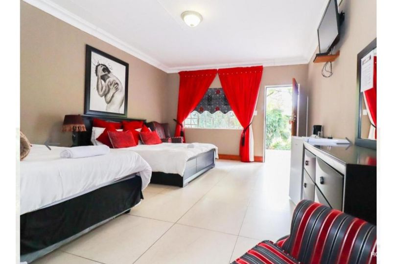 The White House Guesthouse Guest house, Klerksdorp - imaginea 4