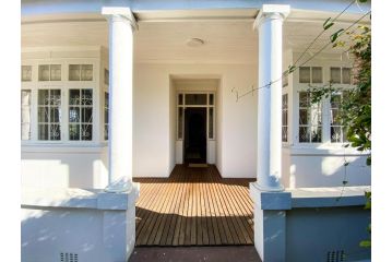 Green Hide Out in Central Knysna Guest house, Knysna - 1