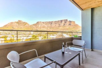 Third Floor-Breath-taking views- two bed in new development! Apartment, Cape Town - 5
