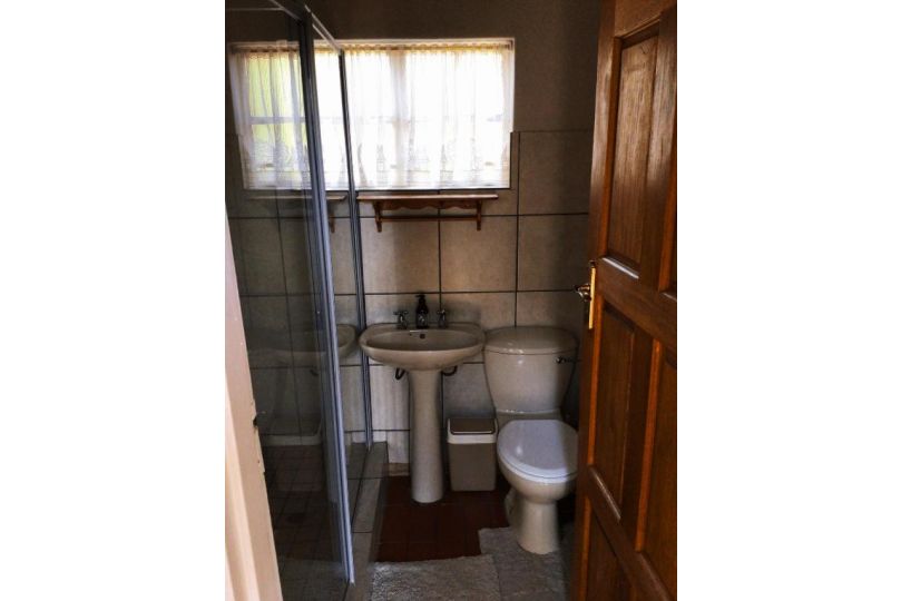 Farm stay at Thyme Cottage on Haldon Estate Apartment, Bloemfontein - imaginea 4