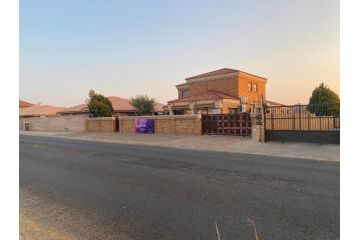 Nimza K Guesthouse Guest house, Kimberley - 1
