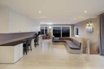 Top Decks Knysna S/C - Lovely Ocean Views! Guest house, Knysna - 5