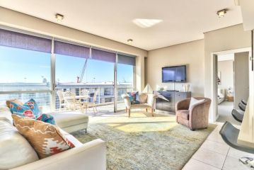 Top Floor 2 Bedroom in Waterfront Precinct Apartment, Cape Town - 2