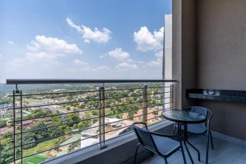 Top floor Menlyn Maine studio apartment with stunning views Apartment, Pretoria - 3