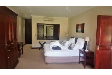 Traders Guesthouse at Lake Pleasant Living Hotel, Sedgefield - 1