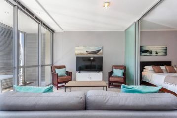 Tranquil 1-Bedroom at Harbour Bridge Apartment, Cape Town - 1