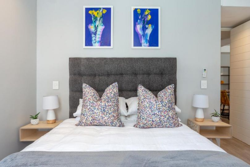 Trendy 2 bedroom apartment in Greenpoint, Cape Town. Apartment, Cape Town - imaginea 20