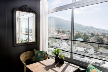 Trendy Kloof street apartment with stunning views Apartment, Cape Town - 4