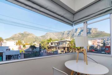 Trendy Mountain View Studio on Kloof Street Apartment, Cape Town - 3