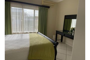 Trevi Sea-view Apartment, Margate - 5