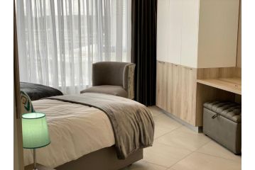 Menlyn Maine Residence 11th Floor Apartment, Pretoria - 4