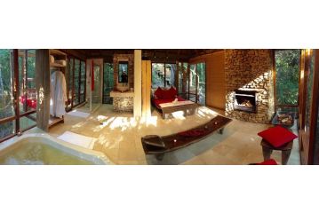 Trogon House and Forest Spa Bed and breakfast, The Crags - 5