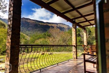 Tudor Cottage at Heysbrook Hotel, Mpakeni - 2