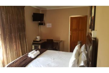 Tukha Guesthouse Guest house, Bloemfontein - 4