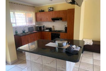 Tulip Court Apartment, Margate - 3