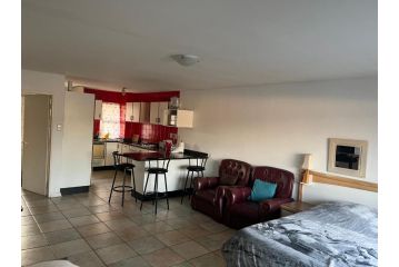Tuzi Gazi waterfront Apartment, Richards Bay - 5
