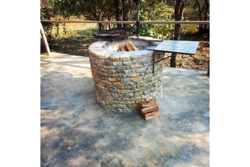 Twelve Baskets Guest house, Marloth Park - 1