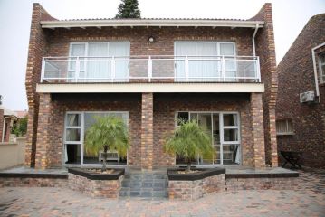 Twin Okes Apartment, Jeffreys Bay - 2
