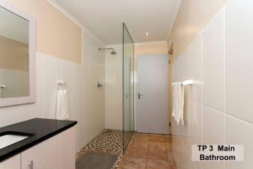TWIN PIGG Coast House Guest house, Kleinbaai - 5
