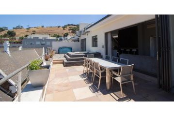 Two Bedroom with Jacuzzi Apartment, Cape Town - 4