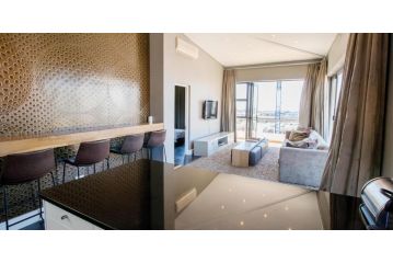 Two Bedroom with Jacuzzi Apartment, Cape Town - 5