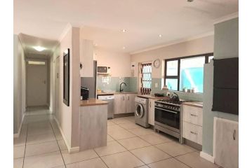 Tygervalley 3 Bedroom self catering Apartment, Cape Town - 2