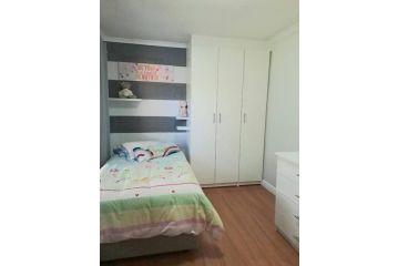 Tygervalley 3 Bedroom self catering Apartment, Cape Town - 5