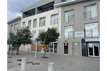 Ujala Towers Self Catering 308 Apartment, Cape Town - 2